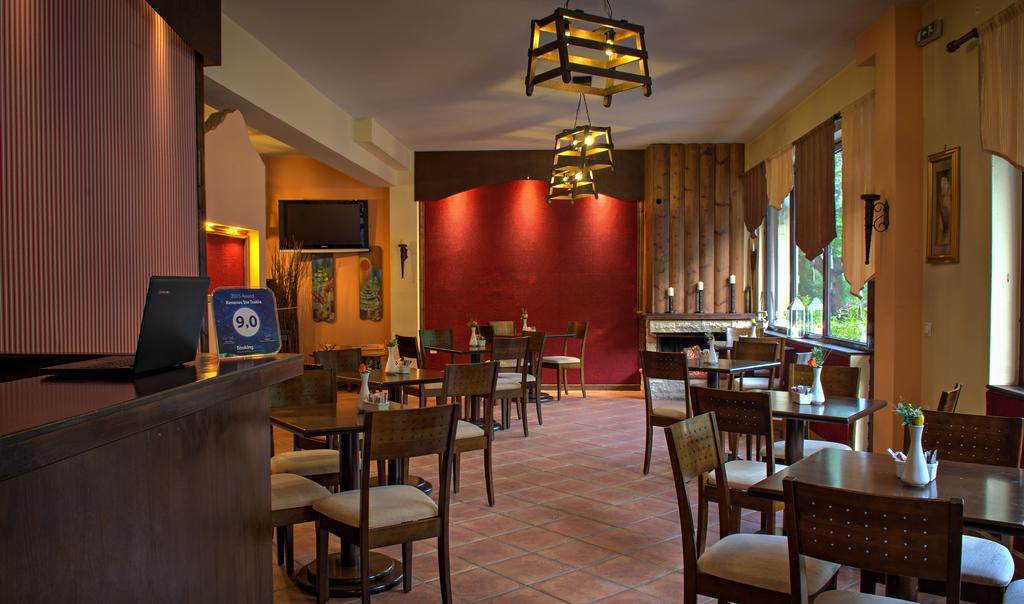 Xenonas Sta Tzakia Hotel Karpenisi ภายนอก รูปภาพ