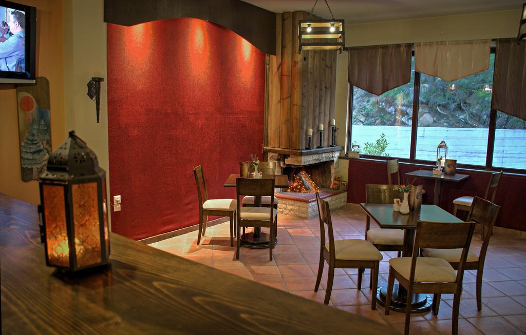 Xenonas Sta Tzakia Hotel Karpenisi ภายนอก รูปภาพ