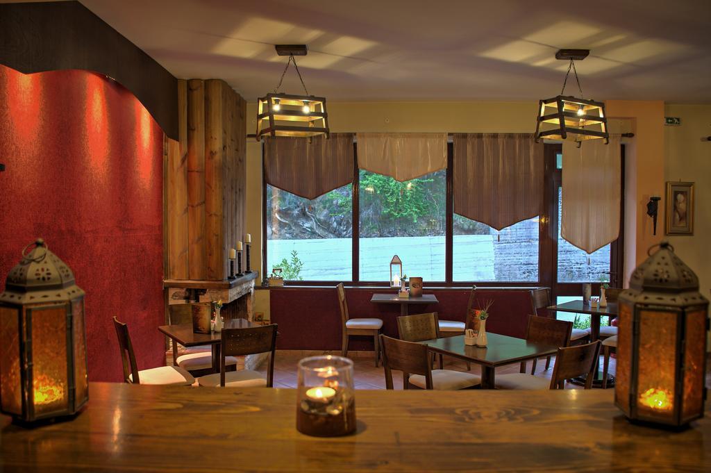 Xenonas Sta Tzakia Hotel Karpenisi ภายนอก รูปภาพ