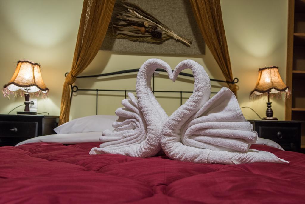 Xenonas Sta Tzakia Hotel Karpenisi ภายนอก รูปภาพ